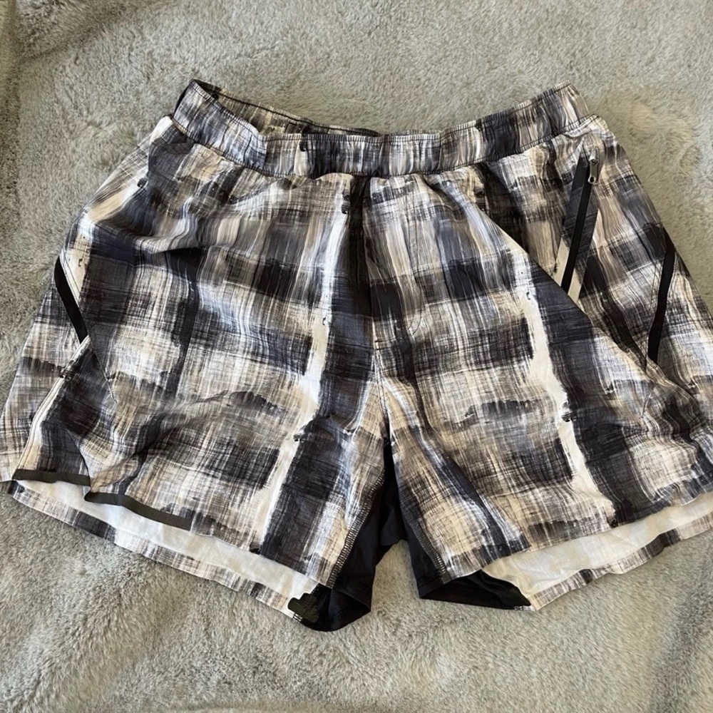 Men's Lululemon Shorts in Black and White